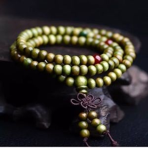TIBETAN GREEN SANDALWOOD MALA BRACELET